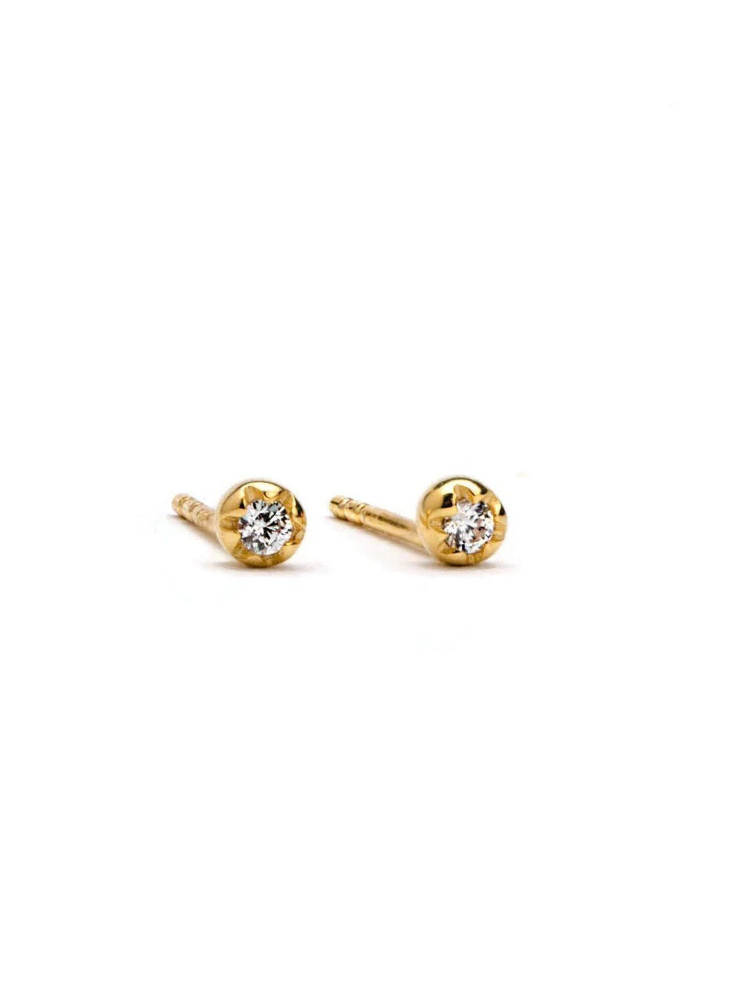 10 Minimalist Stud Earrings That Are Trending Now  Effortless Elegance - Lunai Jewelry